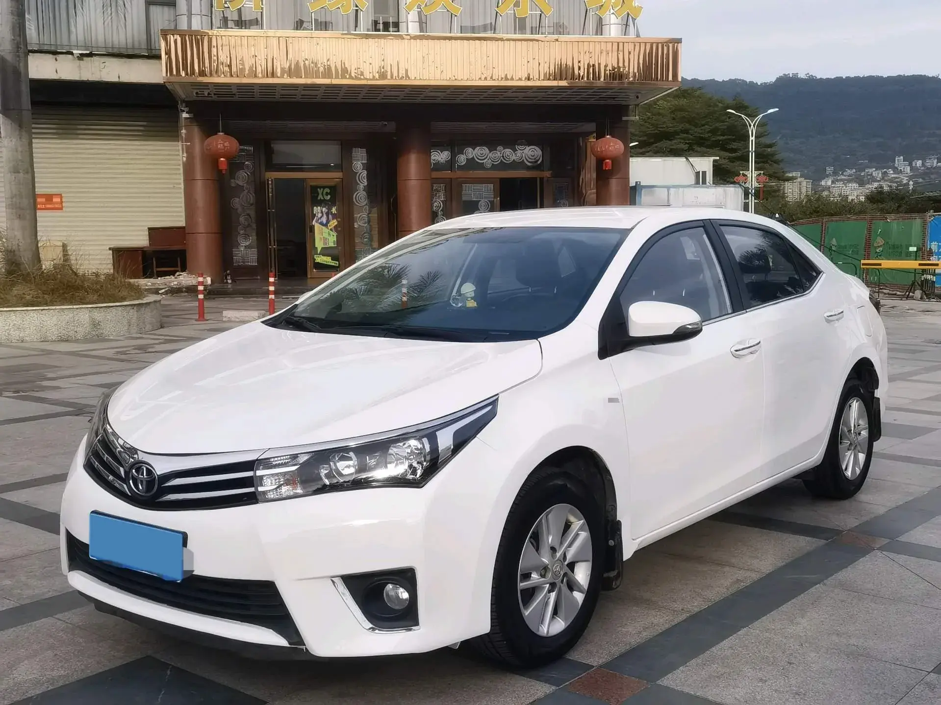 2017 TOYOTA COROLLA view 1