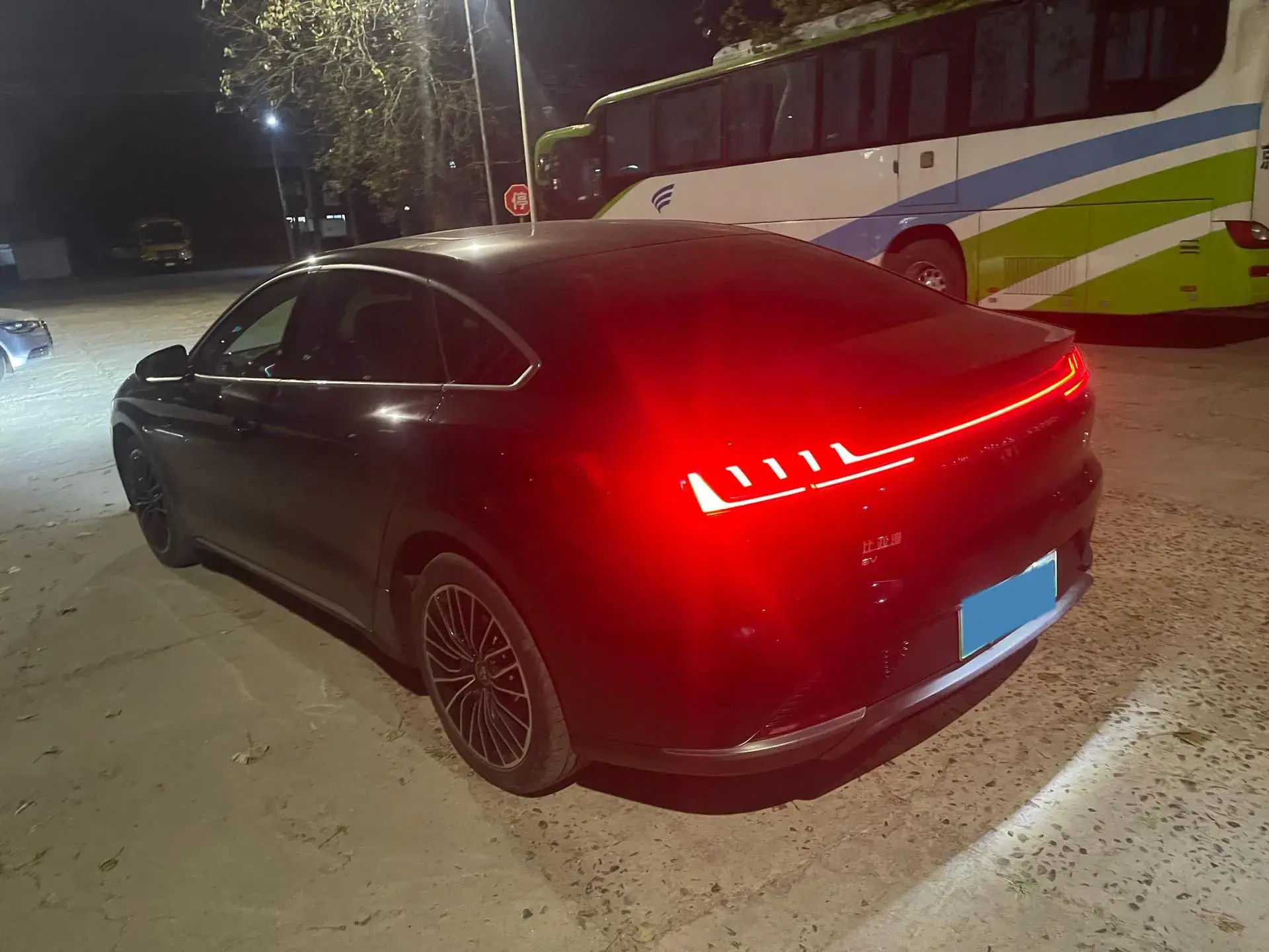 2021 BYD HAN thumbnail 3