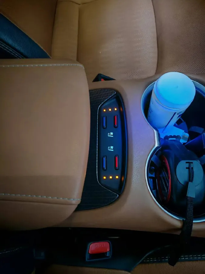 2022 Toyota Venza 2.0L 171HP L4 CVT,autocango,china used car exporter,china ev exporter,chinese used car exporter,chinese used ev exporter