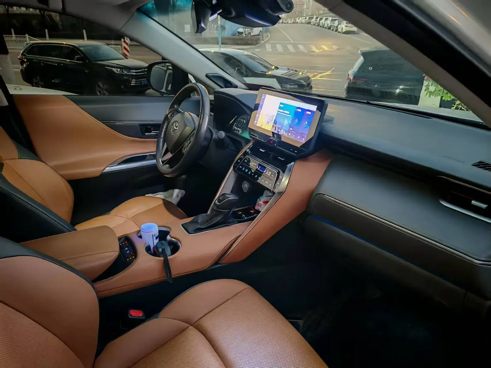 2022 TOYOTA VENZA thumbnail 3