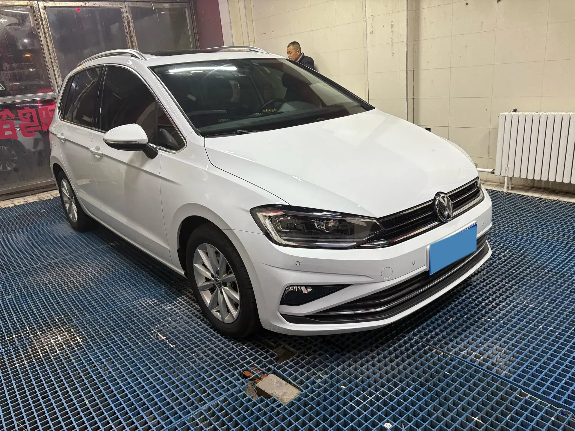 2020 VOLKSWAGEN GOLF thumbnail 3