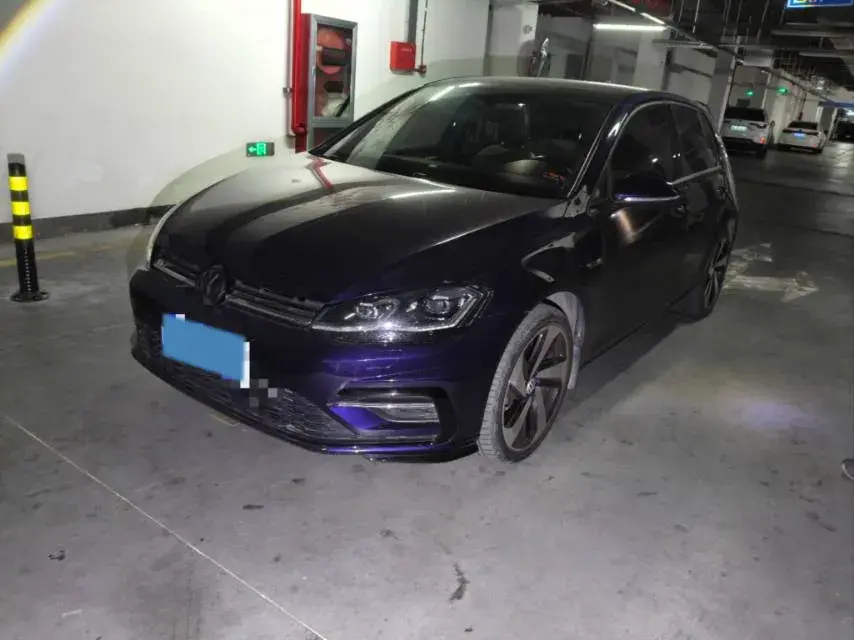 2018 VOLKSWAGEN GOLF view 1