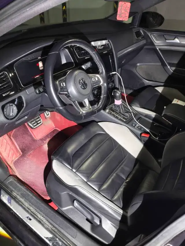 2018 VOLKSWAGEN GOLF thumbnail 3