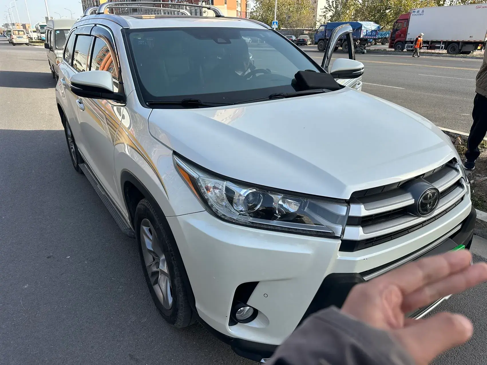 2018 TOYOTA HIGHLANDER thumbnail 2