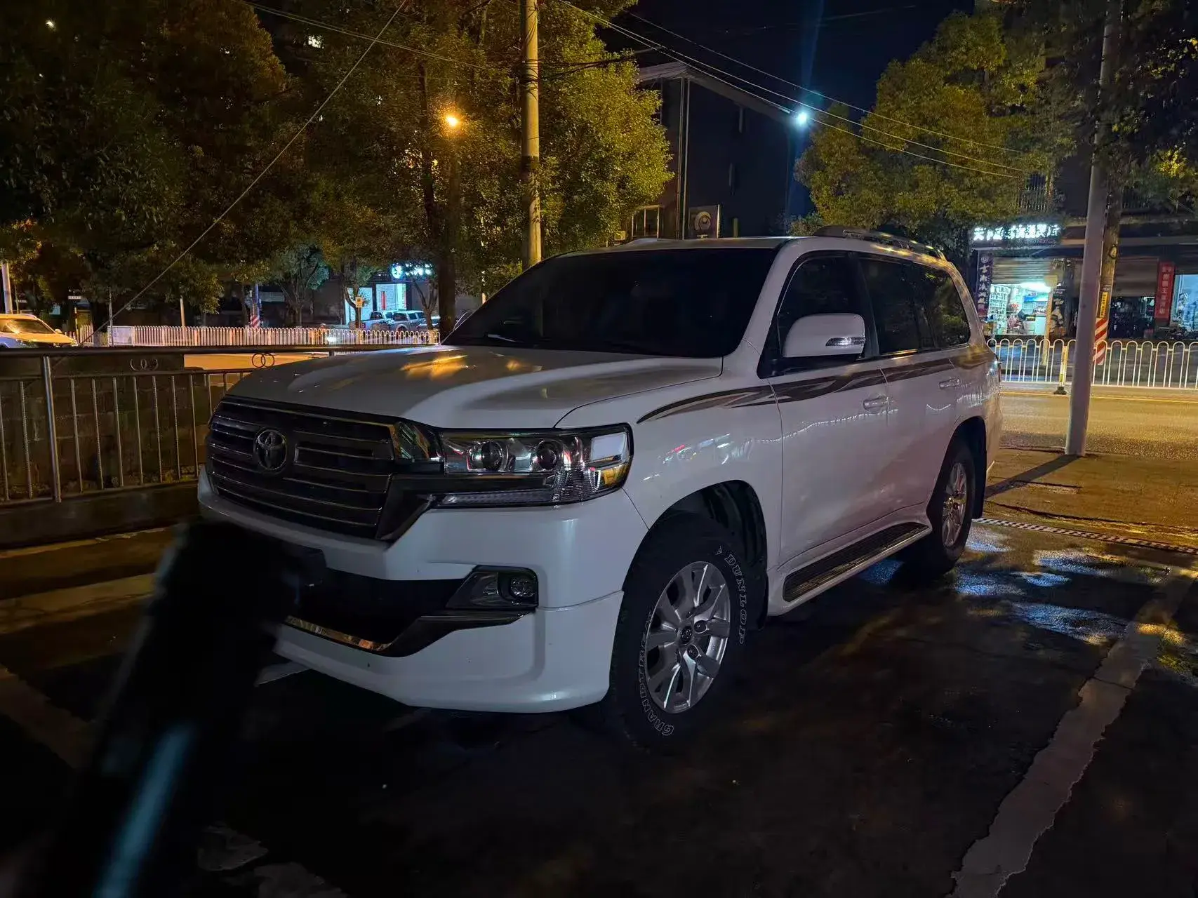 2019 CHEVROLET TRAX view 1