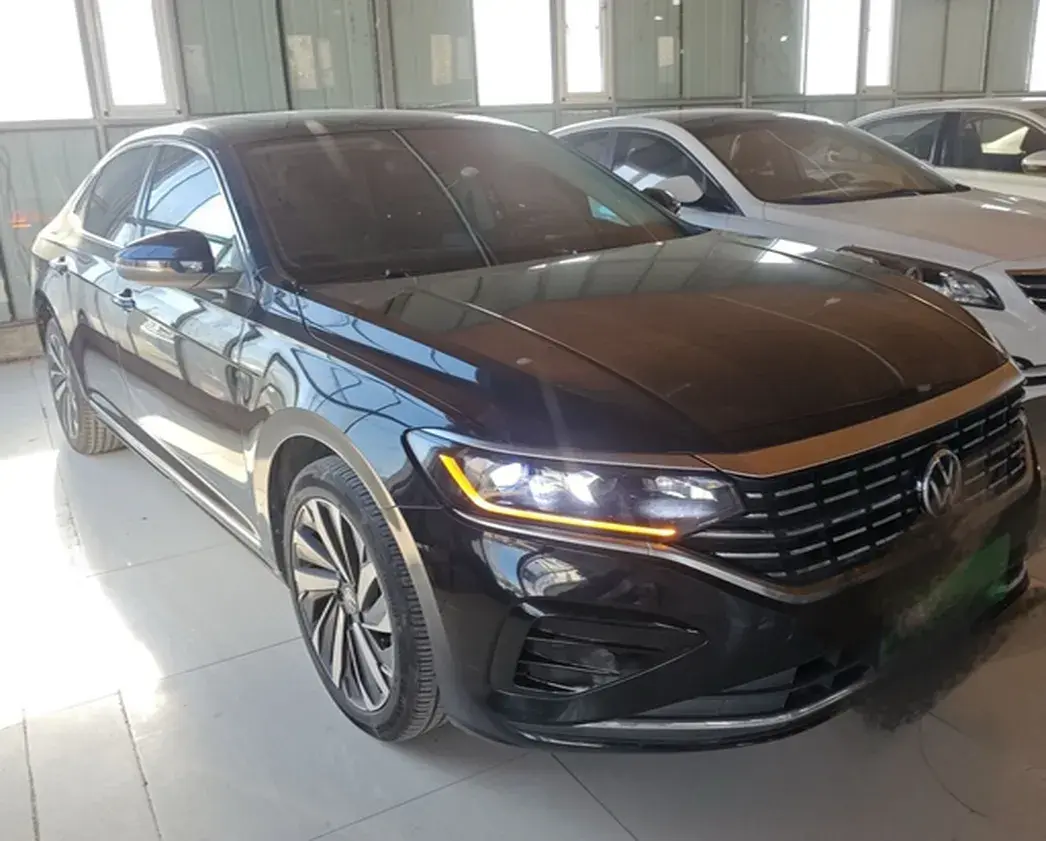 2022 VOLKSWAGEN PASSAT thumbnail 3