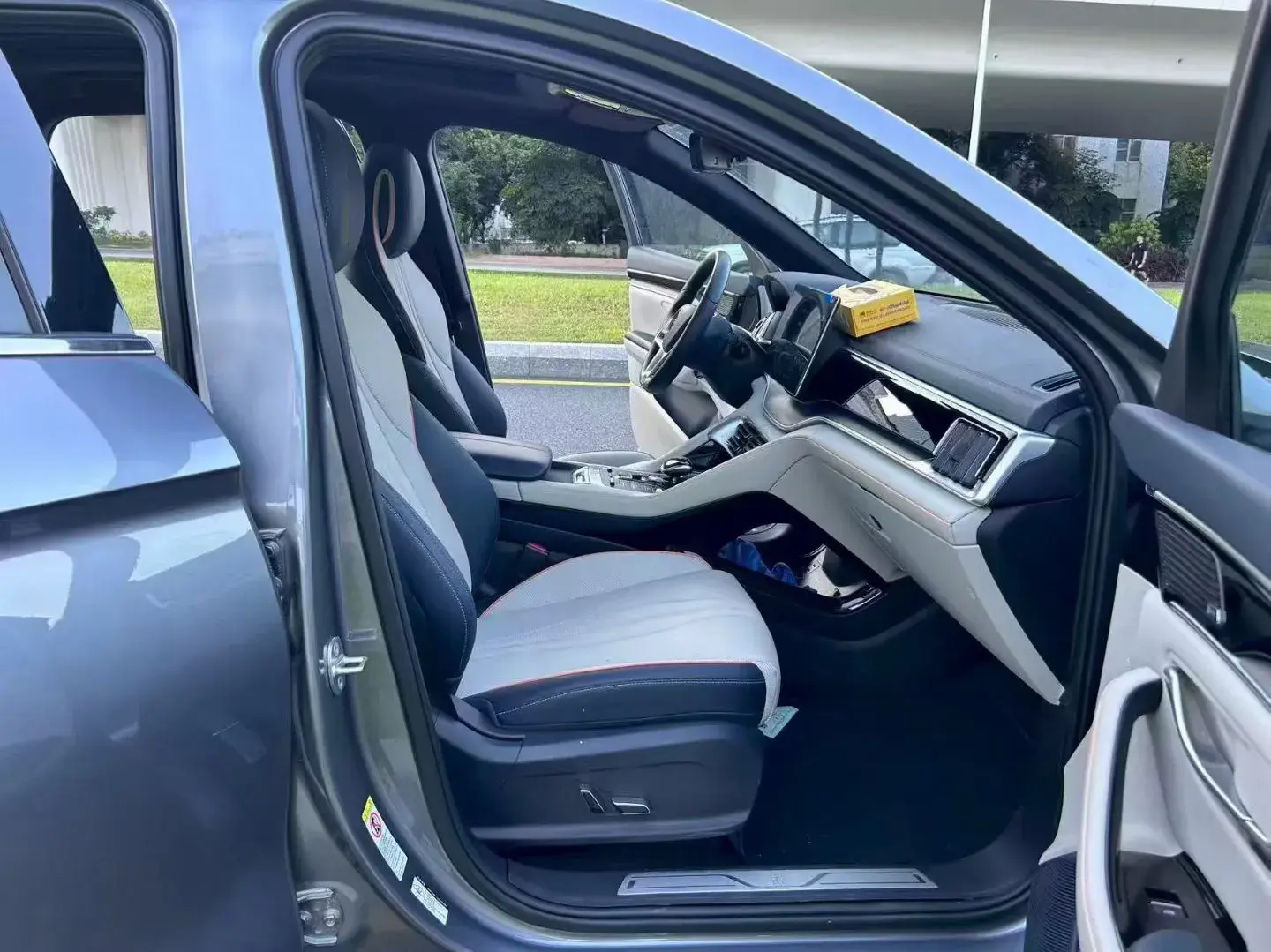 2022 BYD SONG thumbnail 3