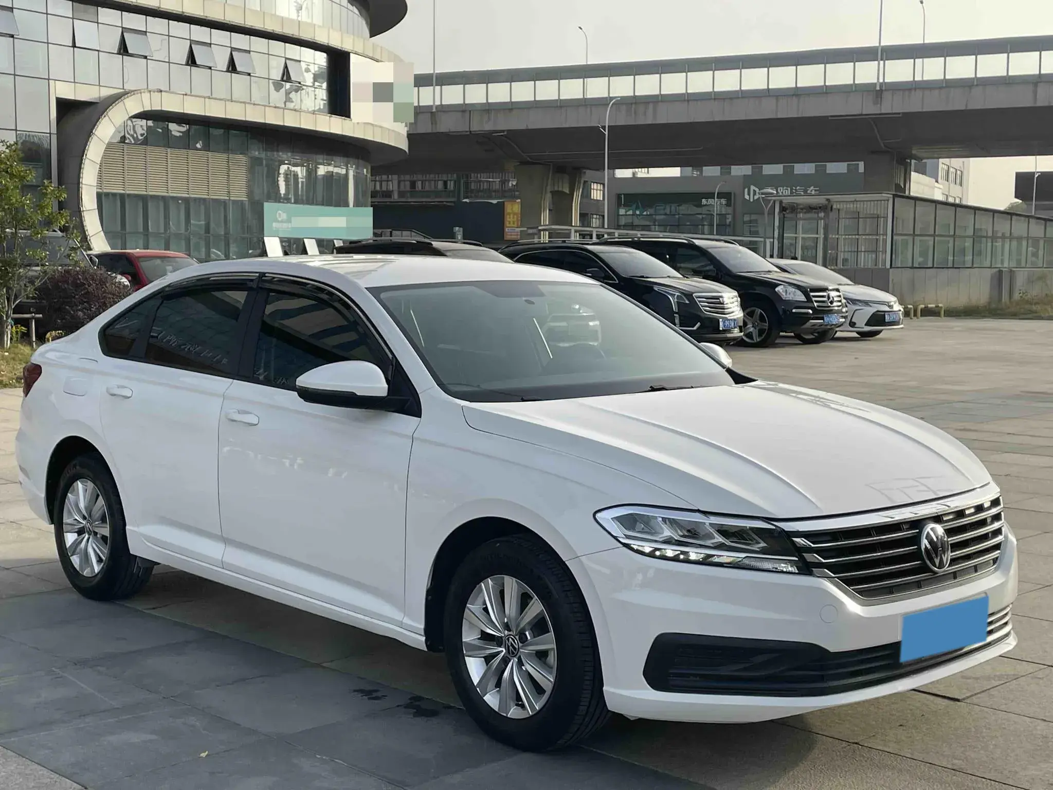 2021 VOLKSWAGEN LAVIDA thumbnail 3