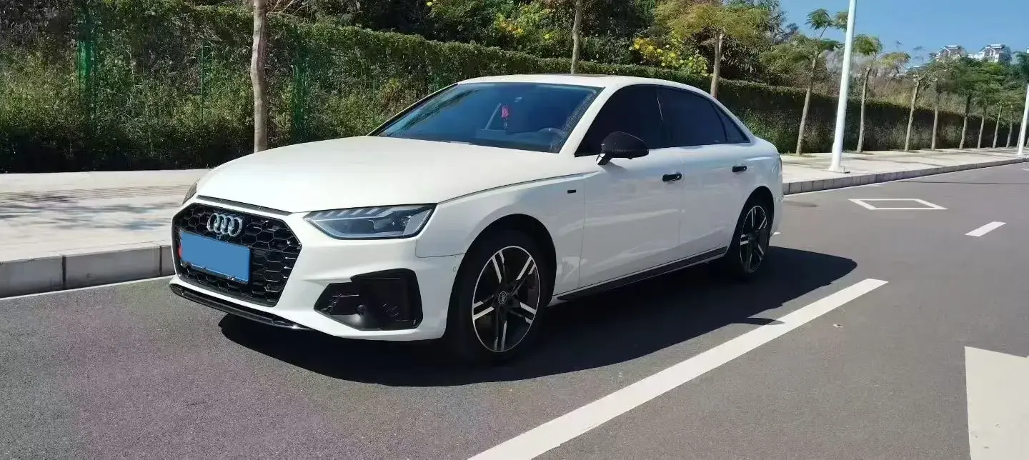 2022 Audi A4L 2.0T 190HP L4 7DCT
