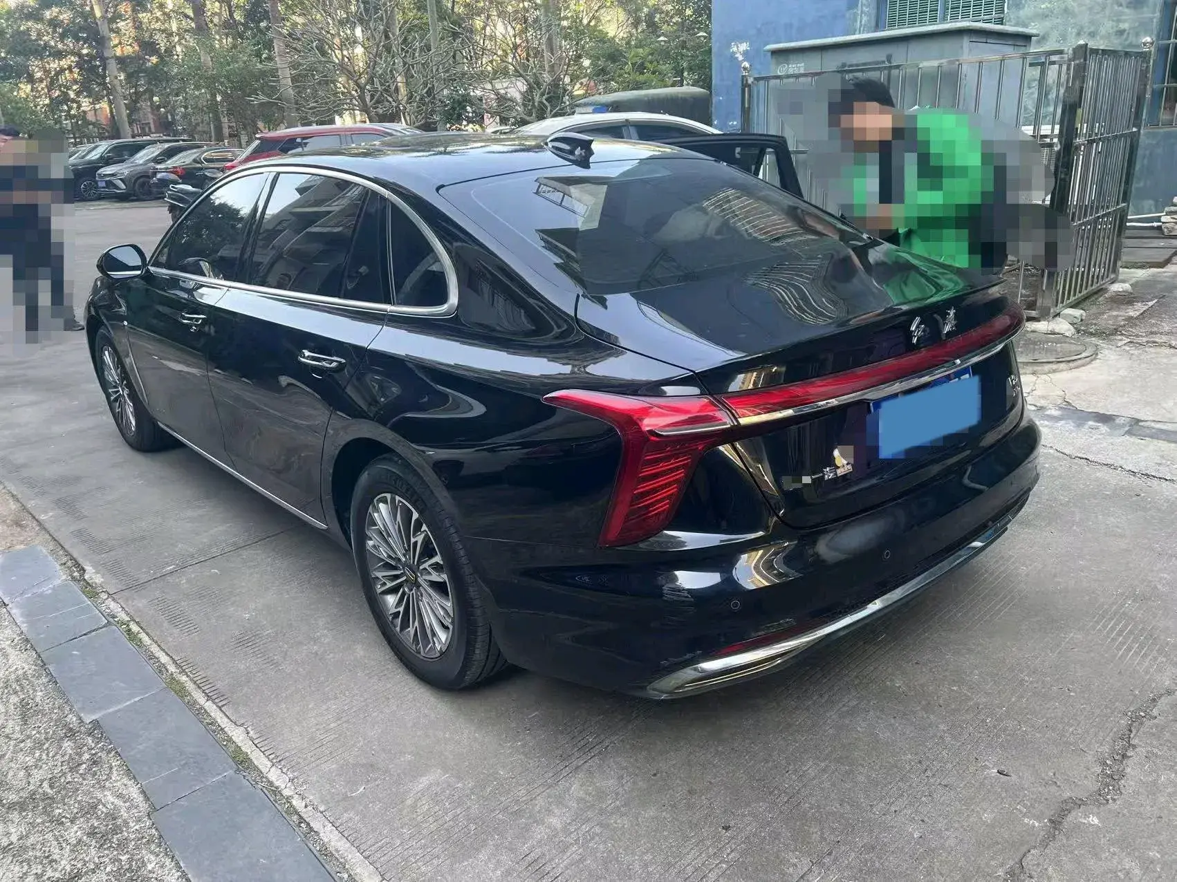 2023 HONGQI H5 thumbnail 4