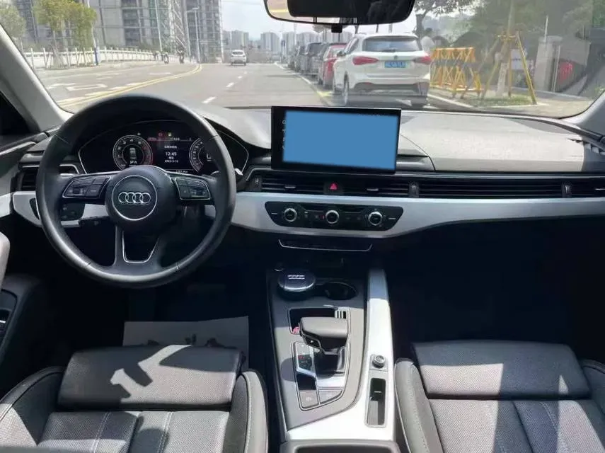 2023 Audi A4L 2.0T 190HP L4 7DCT,autocango,china used car exporter,china ev exporter,chinese used car exporter,chinese used ev exporter