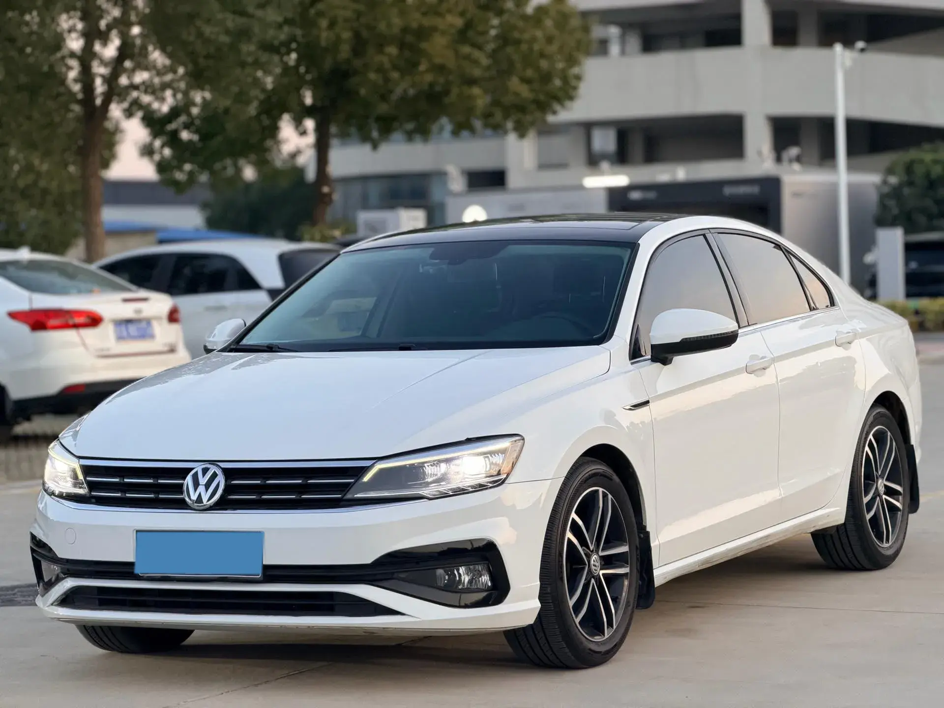 2019 VOLKSWAGEN LAMANDO view 1