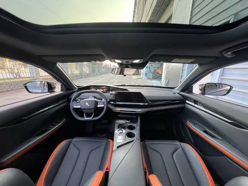 2022 ChangAn UNI-V 1.5T 188HP L4 7DCT,autocango,china used car exporter,china ev exporter,chinese used car exporter,chinese used ev exporter