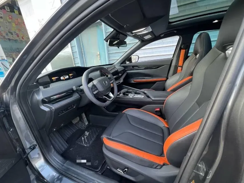 2022 ChangAn UNI-V 1.5T 188HP L4 7DCT,autocango,china used car exporter,china ev exporter,chinese used car exporter,chinese used ev exporter