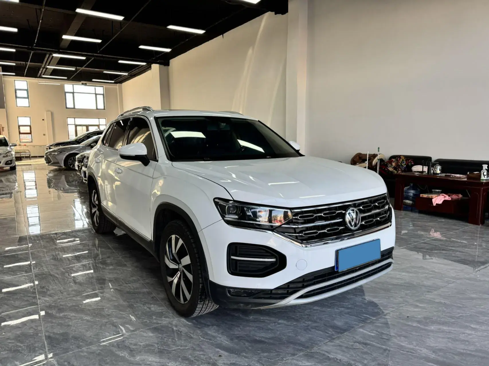 2019 VOLKSWAGEN TAYRON thumbnail 3