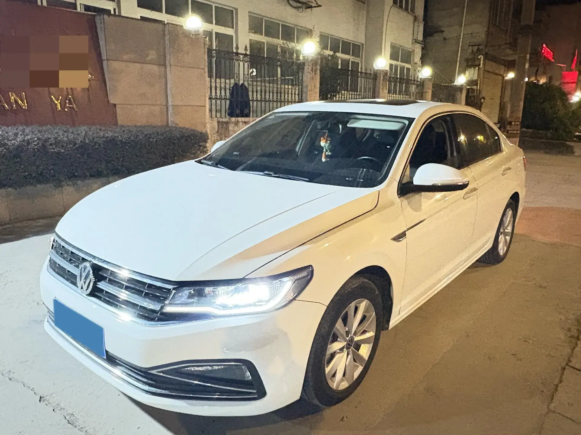 2021 VOLKSWAGEN BORA view 1