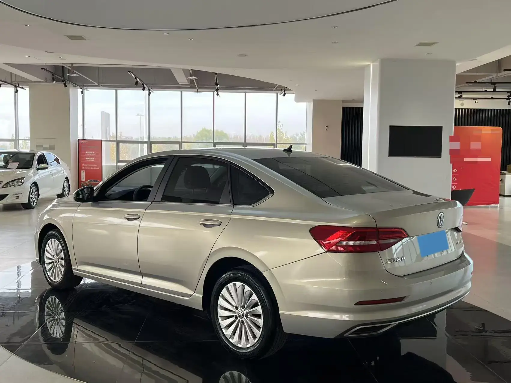 2019 VOLKSWAGEN LAVIDA thumbnail 3