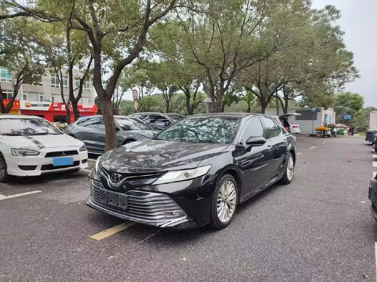2019 Toyota Camry 2.5L 209HP L4 8AT