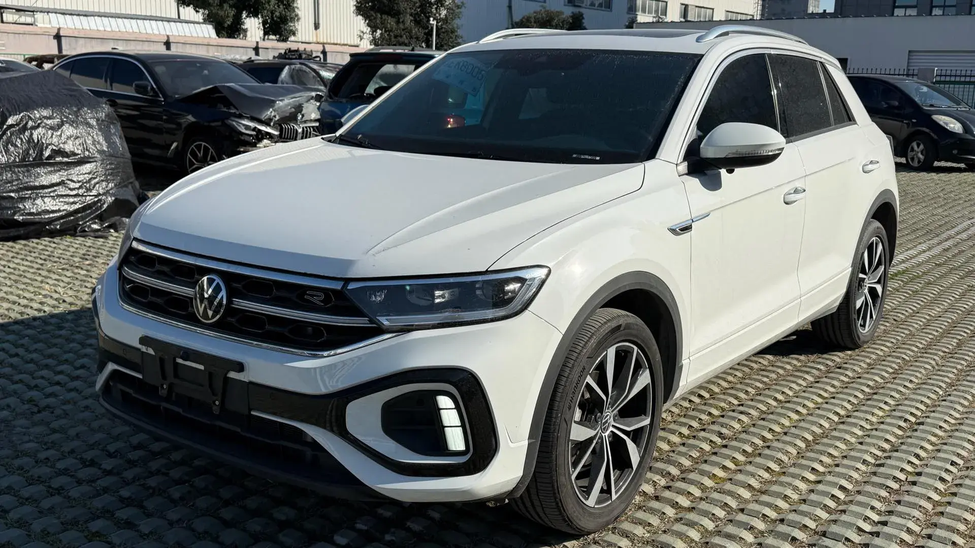 2023 VOLKSWAGEN T-ROC view 1