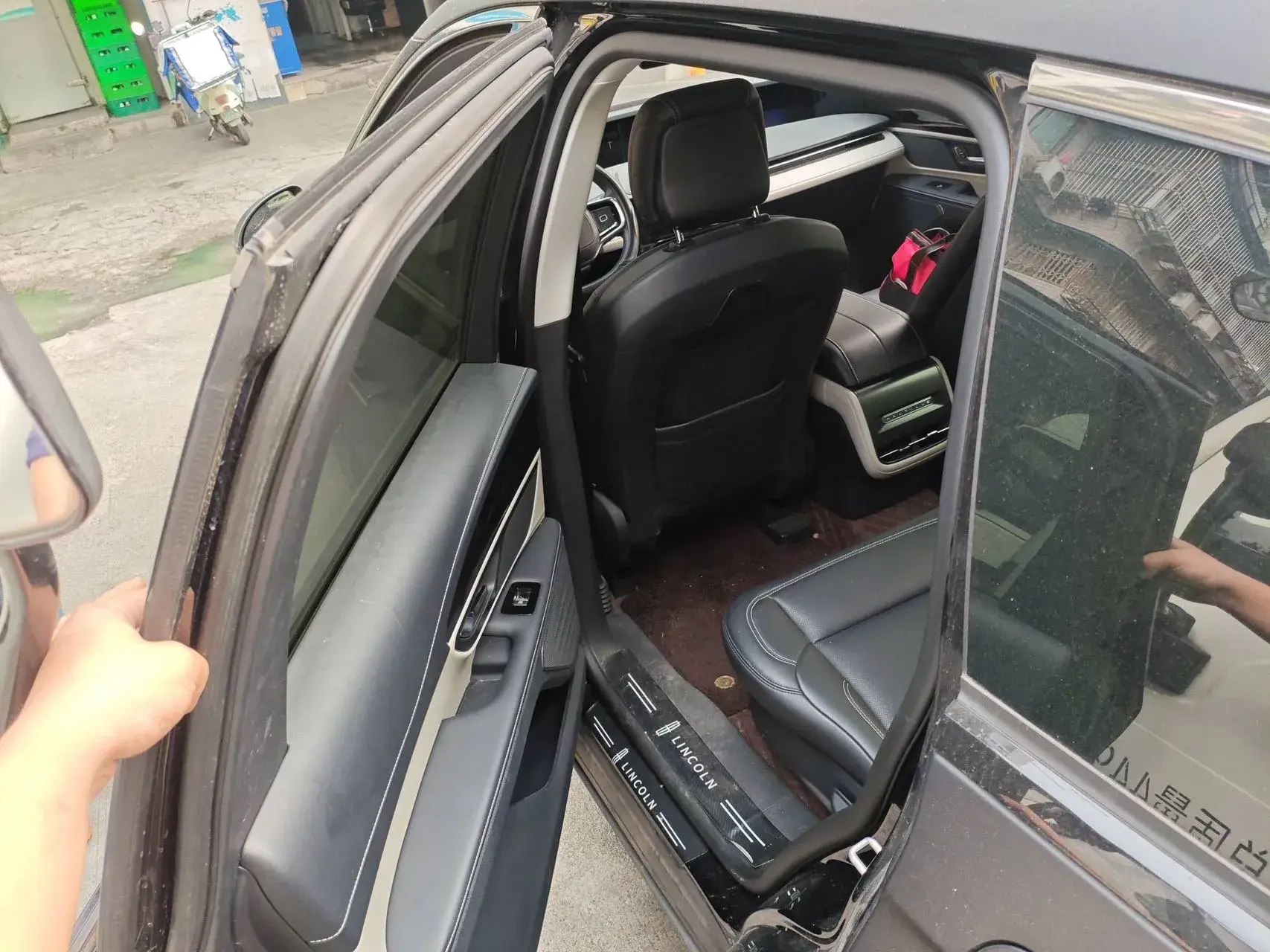 2023 LINCOLN NAUTILUS thumbnail 3