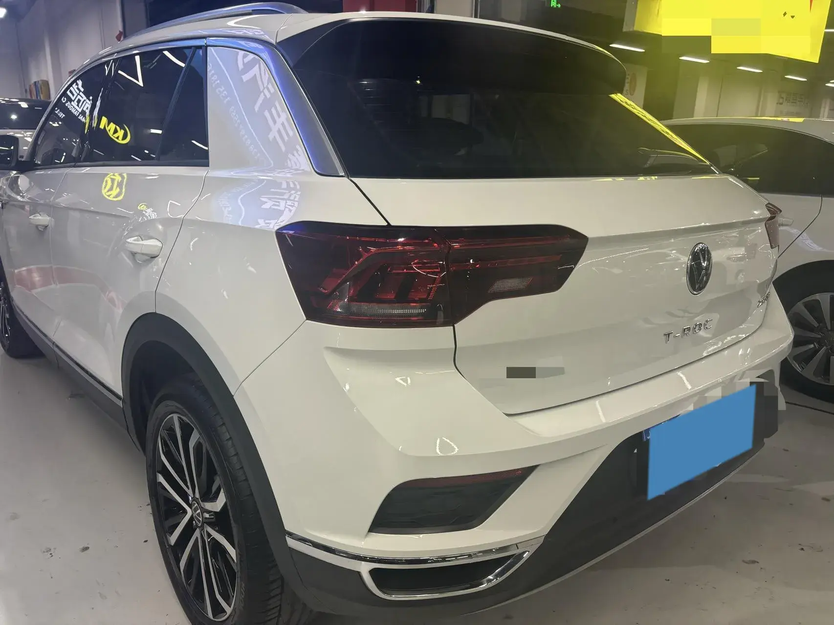 2022 VOLKSWAGEN T-ROC thumbnail 4