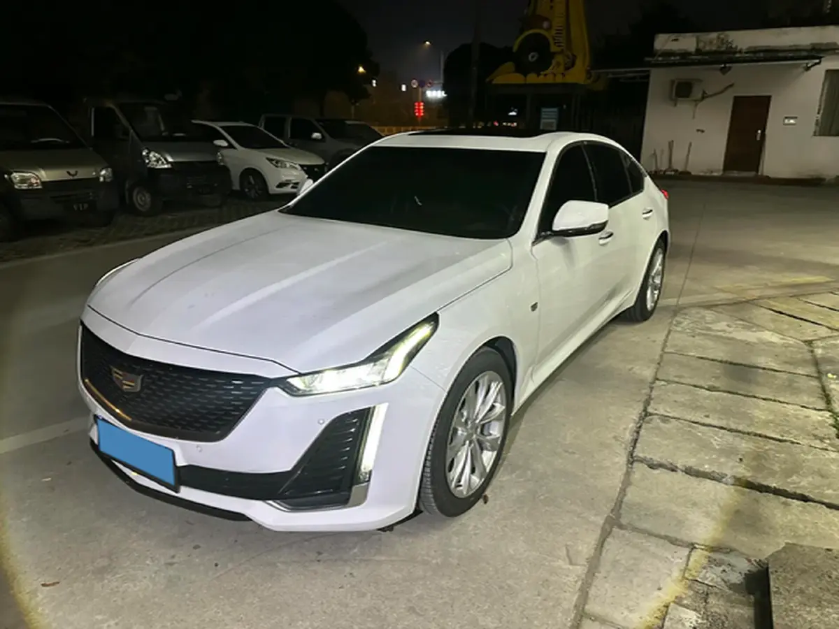 2022 Cadillac CT5 2.0T 237HP L4 10AT