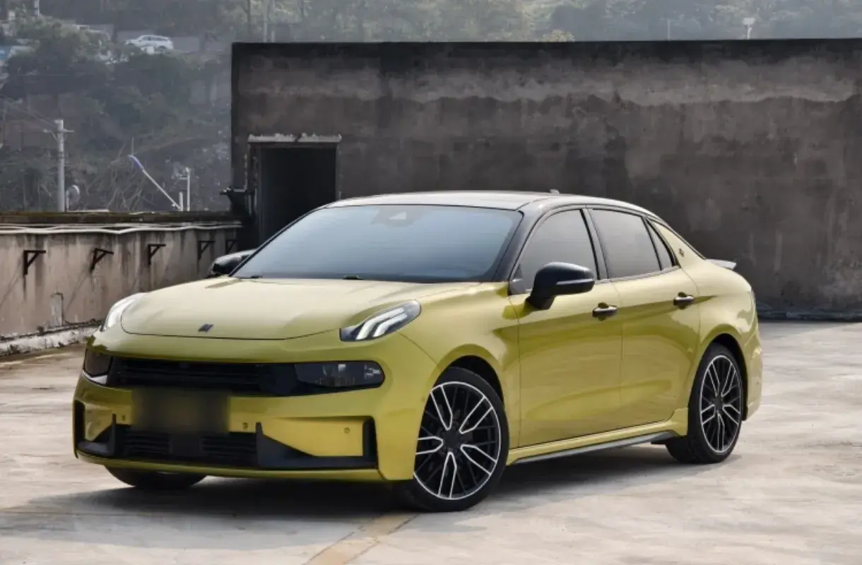 2019 LYNK&CO 03 view 1