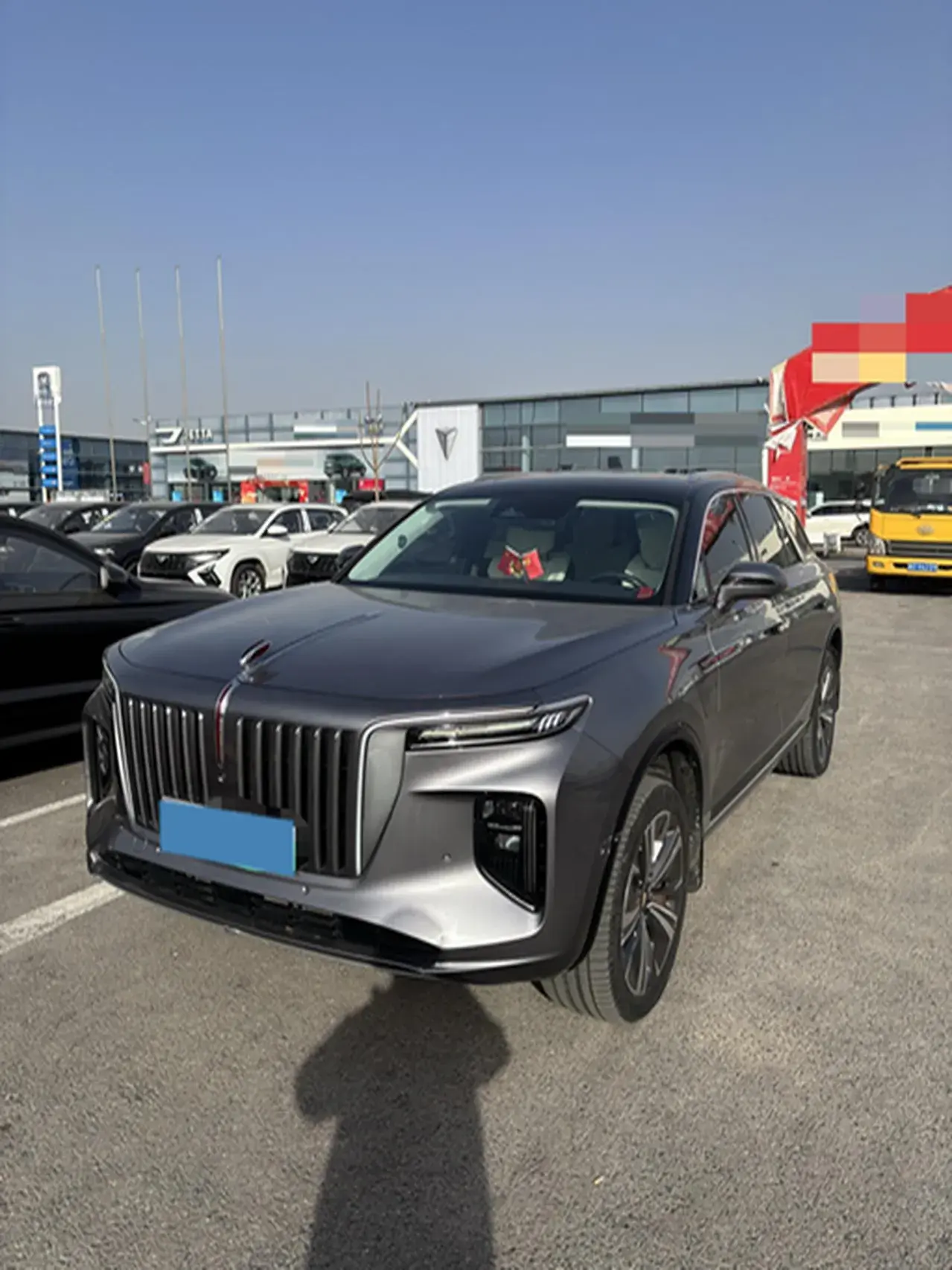 2021 HONGQI E-HS9 view 1