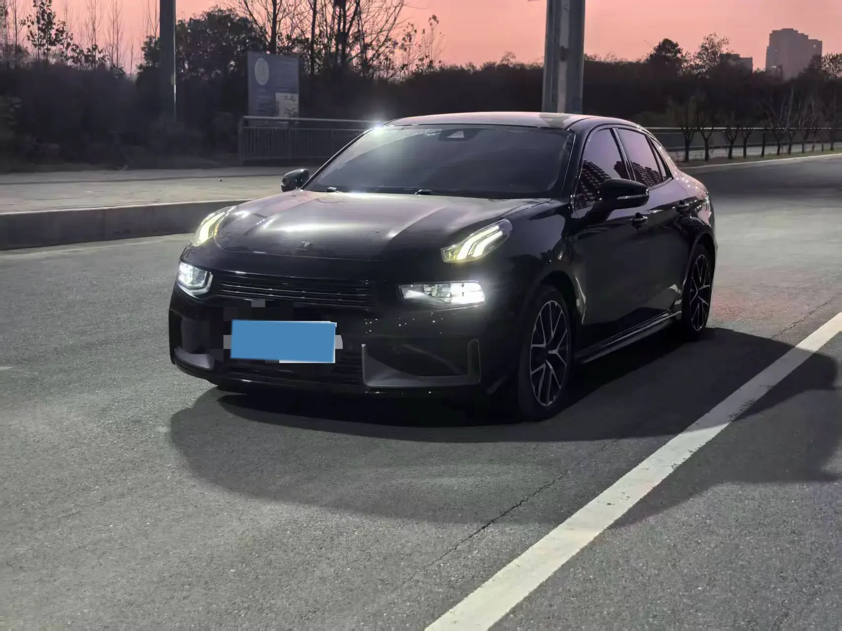 2021 LYNK&CO 03 view 1