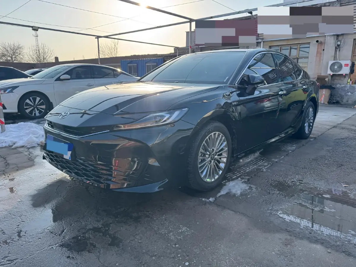 2024 Toyota Camry 2.0L 152HP L4 E-CVT Hybrid