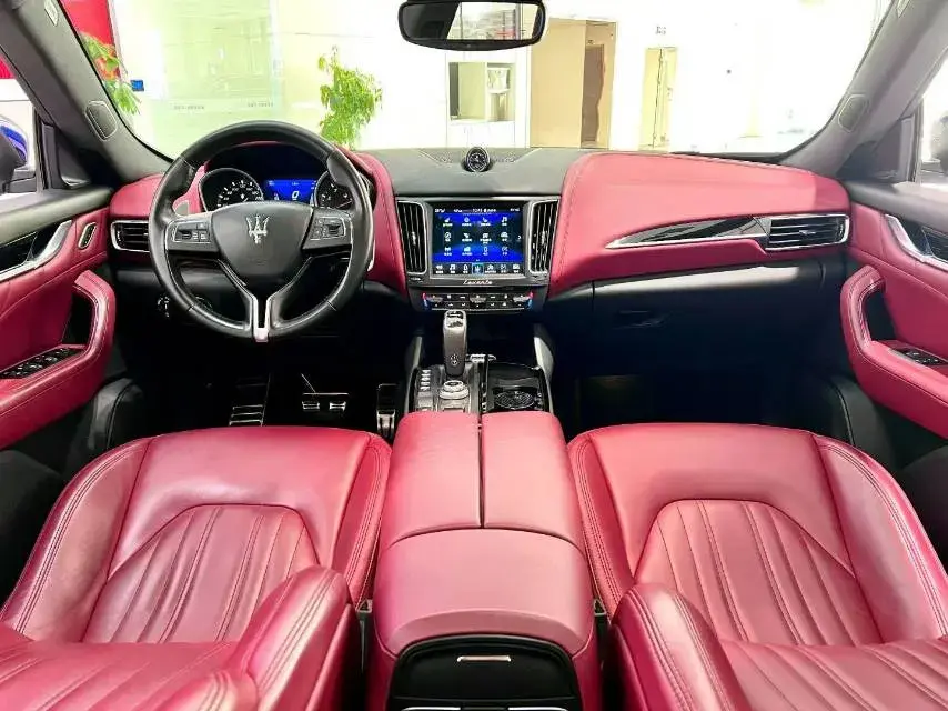 2019 MASERATI LEVANTE thumbnail 4