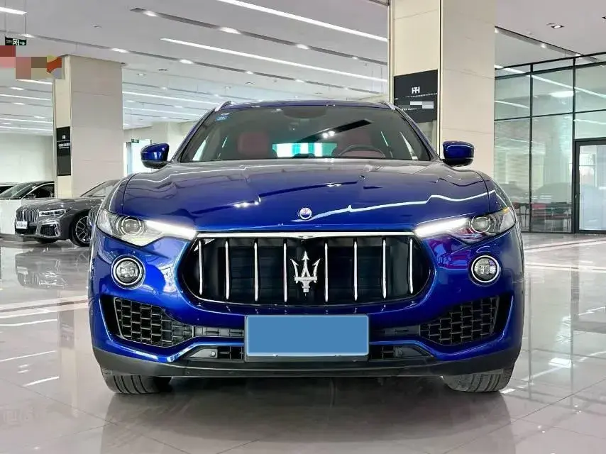 2019 MASERATI LEVANTE thumbnail 2