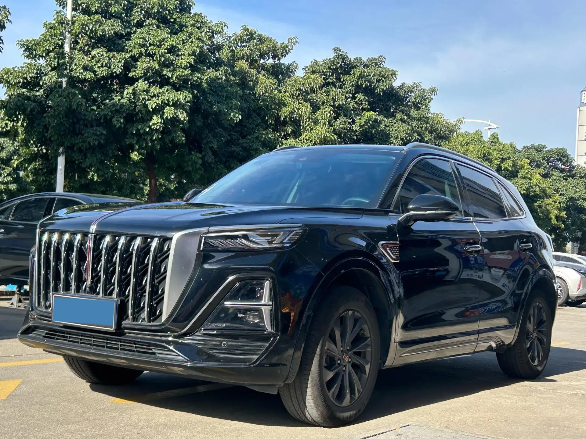 2023 HONGQI HS5 view 1