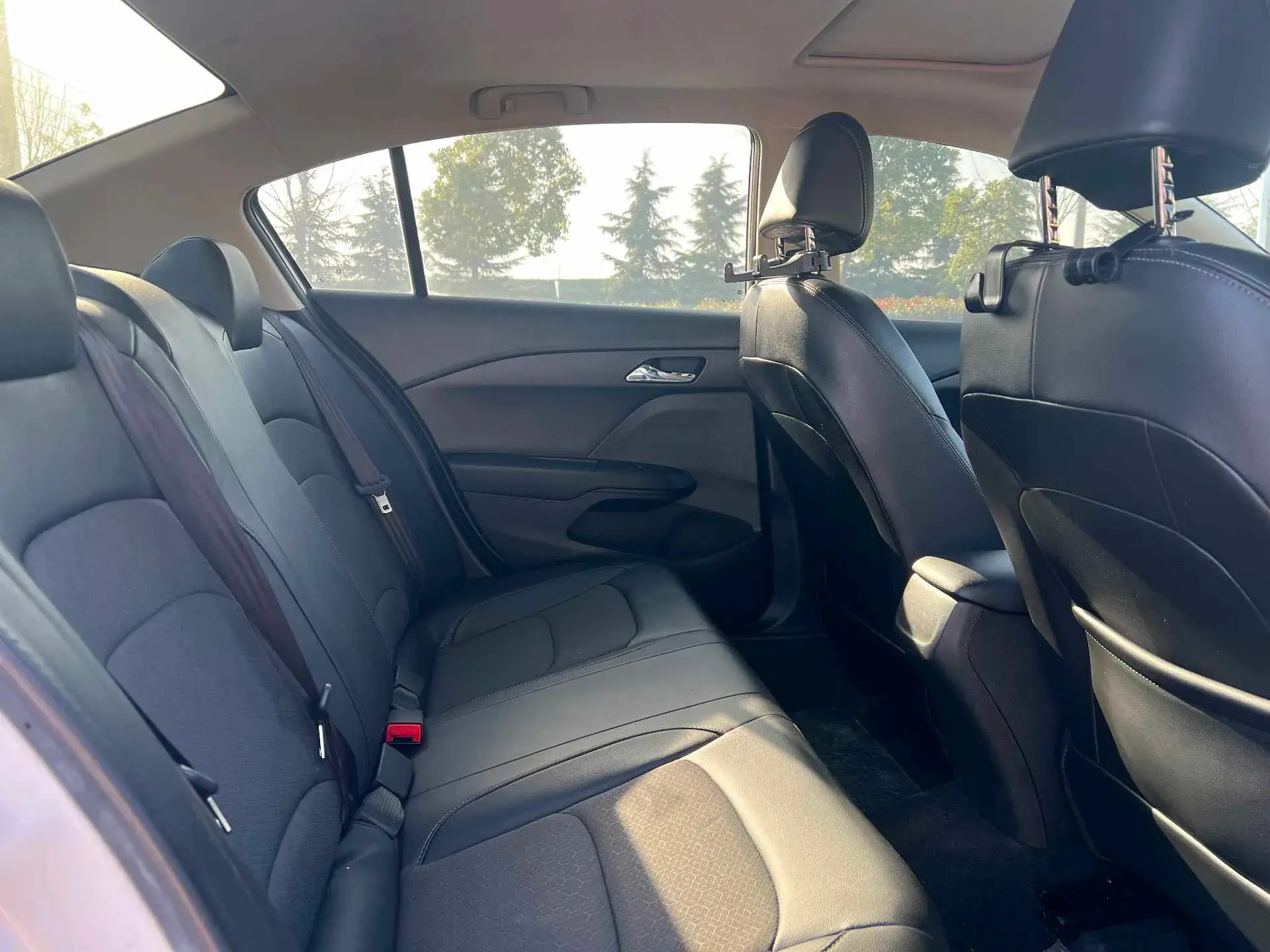 2019 CHEVROLET CAVALIER thumbnail 4