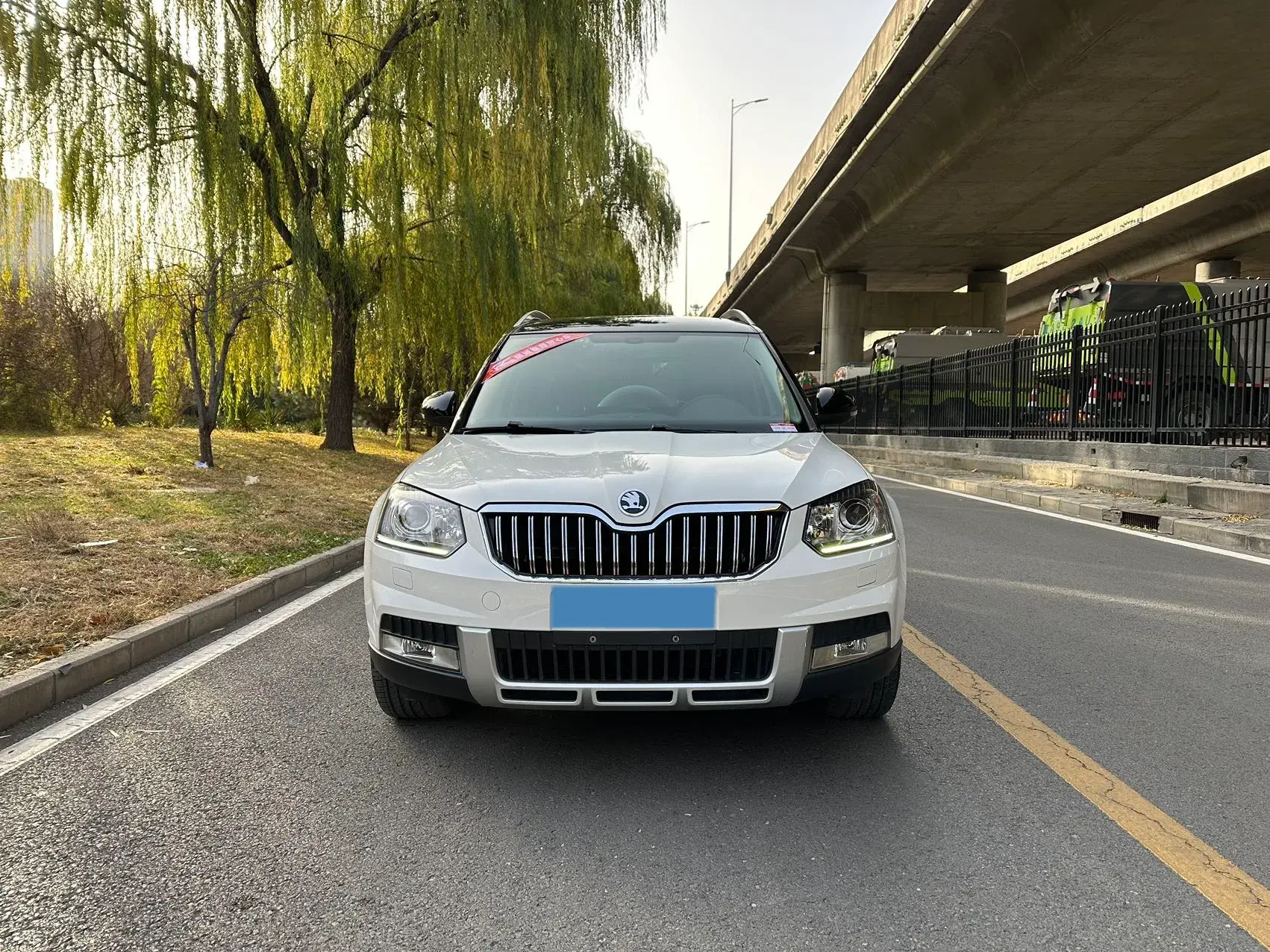 2017 SKODA YETI thumbnail 2