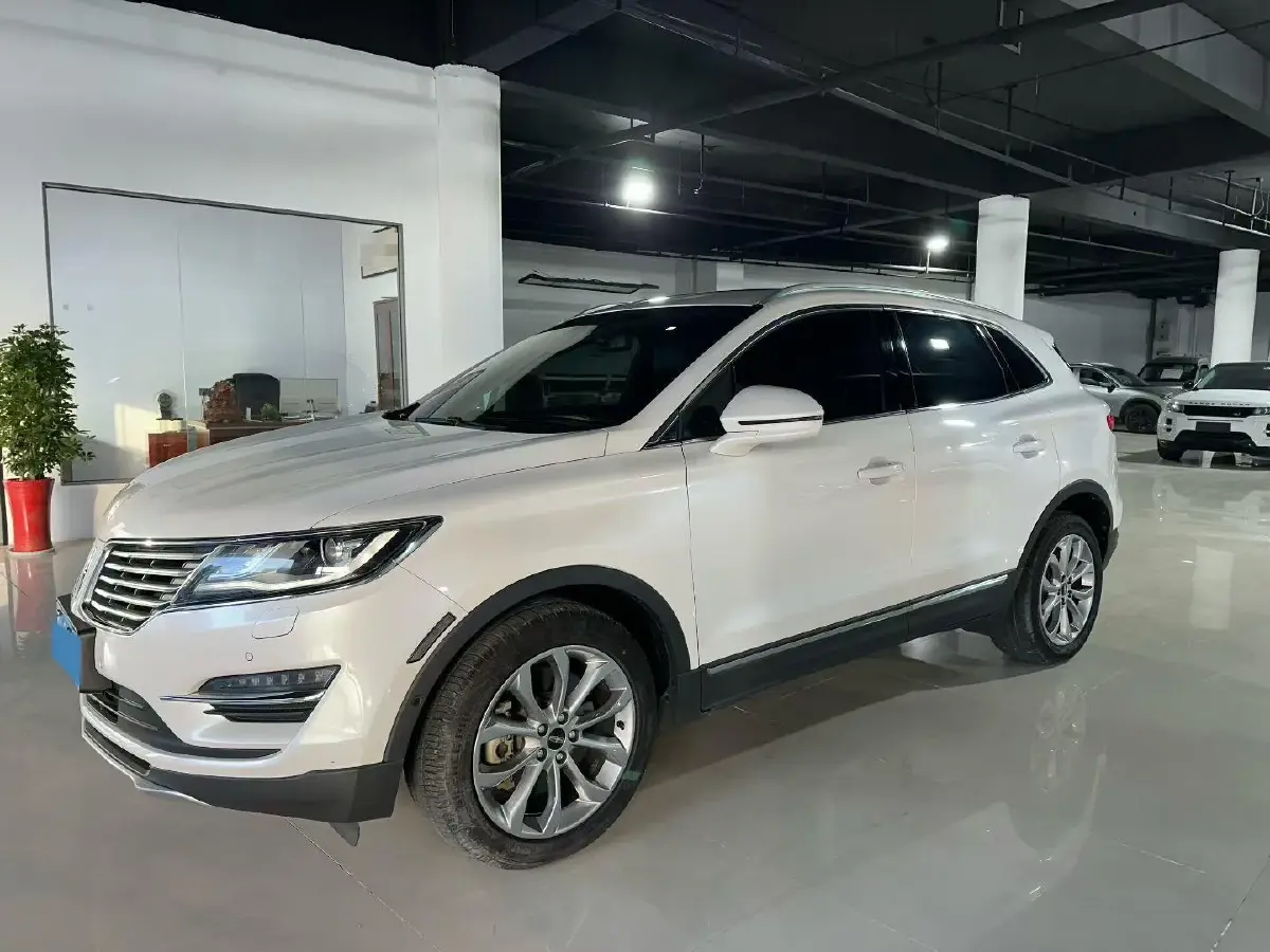 2018 Lincoln MKC 2.0T 253HP L4 6AT