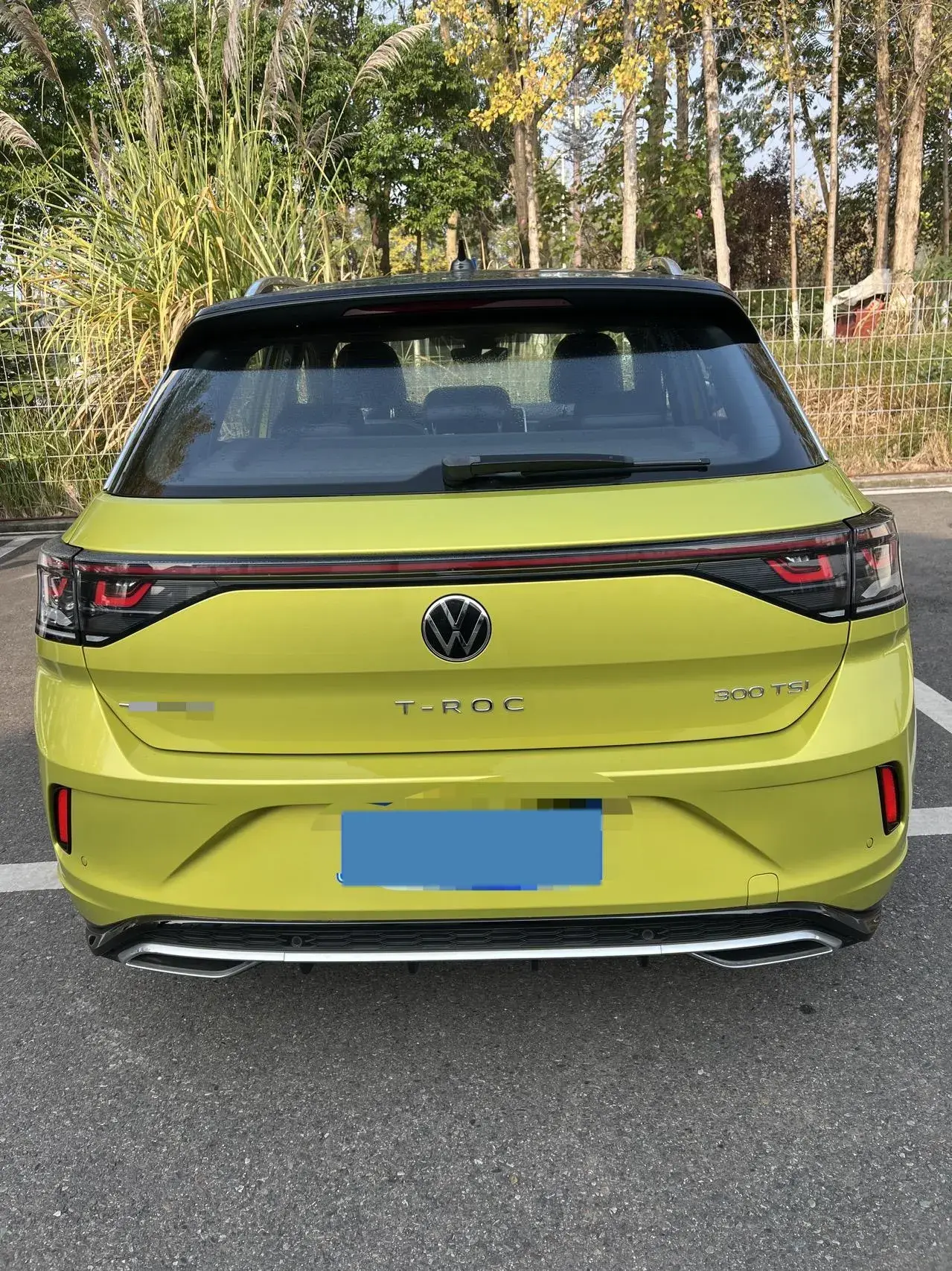 2023 VOLKSWAGEN T-ROC thumbnail 2