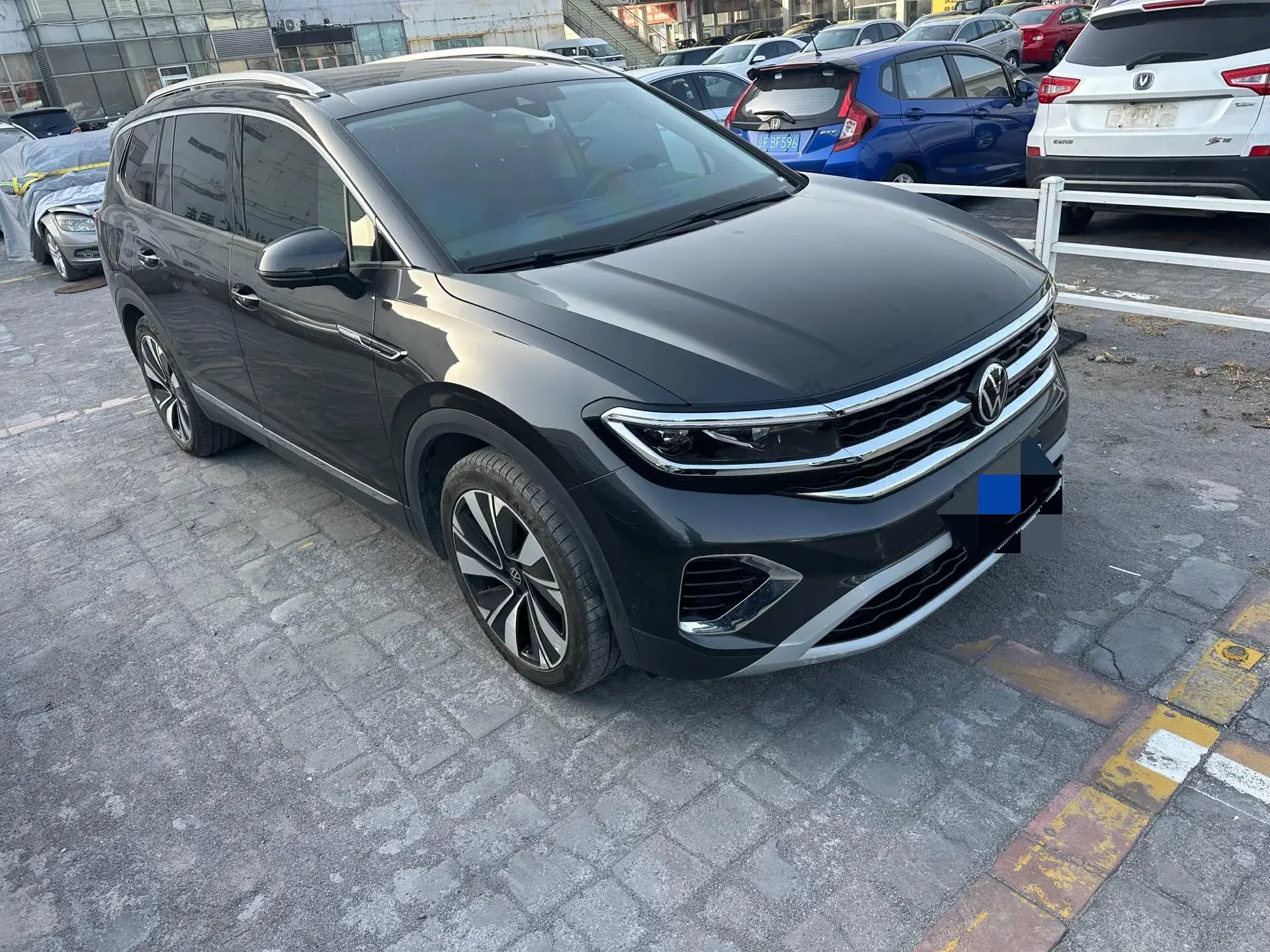 2023 VOLKSWAGEN TALAGON thumbnail 4