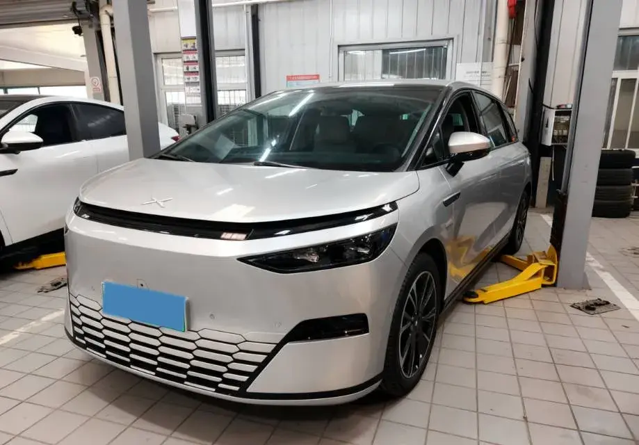 2024 Xpeng X9 BEV 101.5KWH