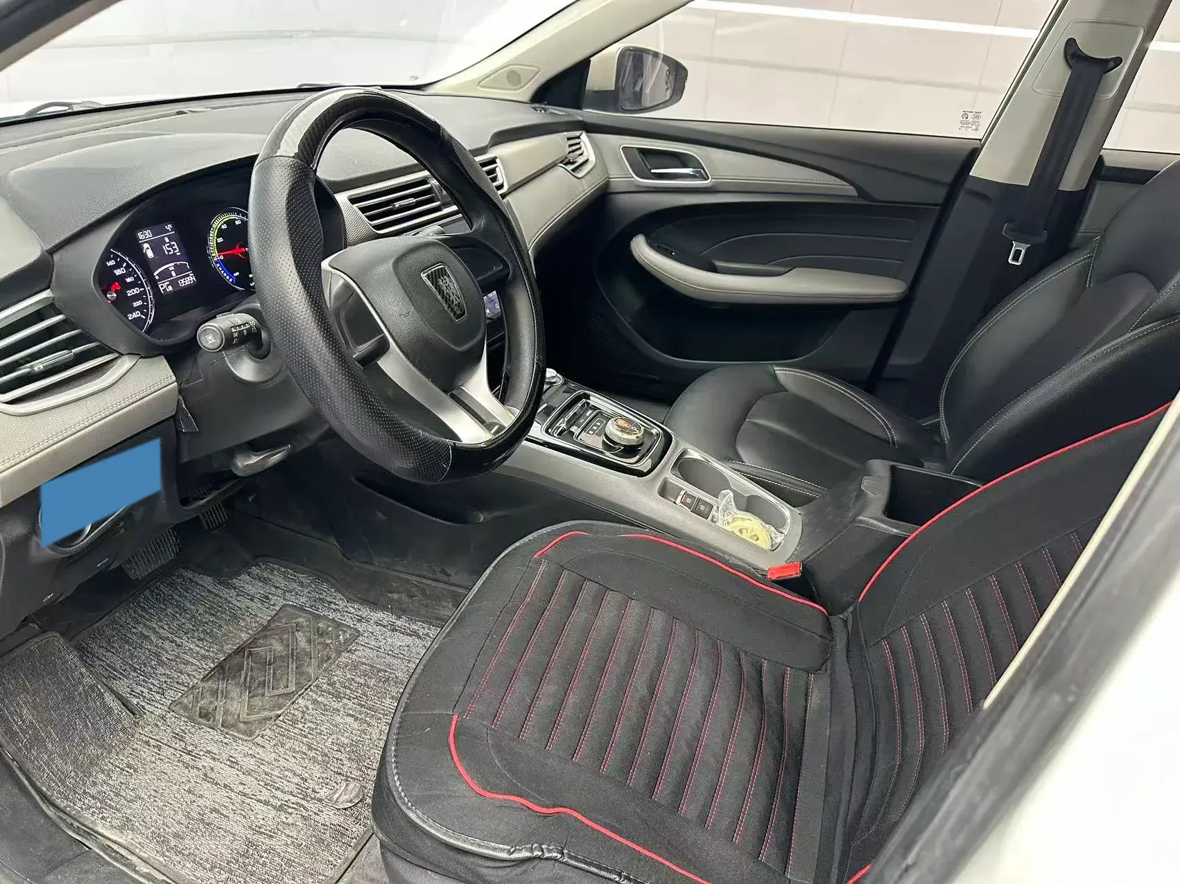 2018 ROEWE EI5 thumbnail 4