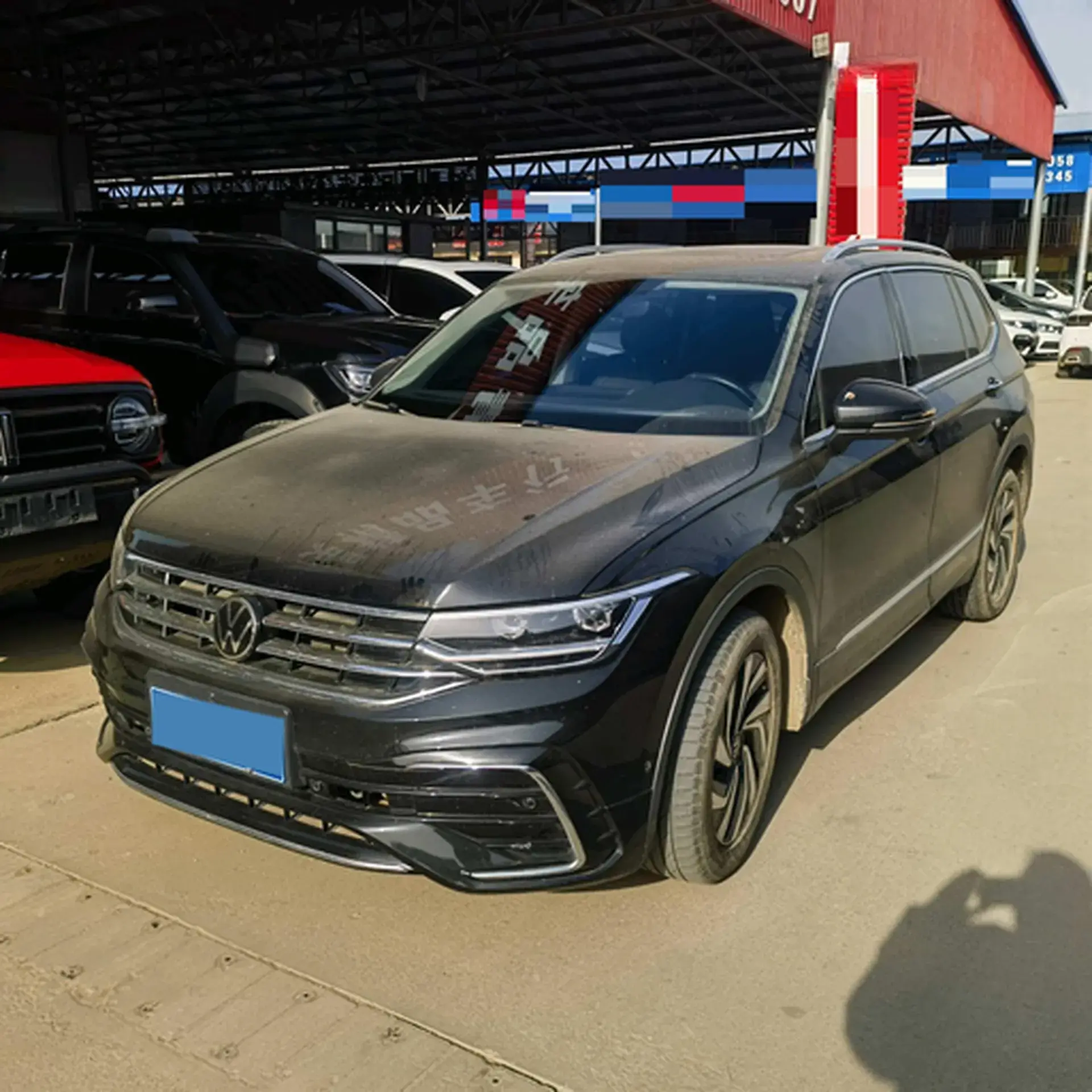 2024 VOLKSWAGEN TIGUAN view 1