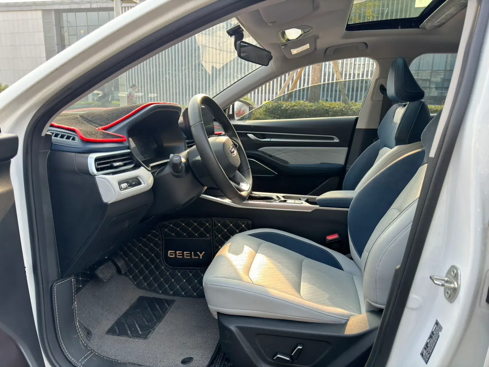 2022 GEELY EMGRAND thumbnail 4