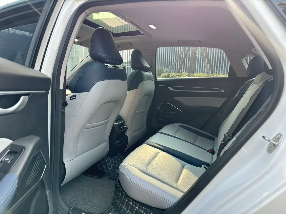 2022 Geely Emgrand L 1.4T 141HP L4 CVT,autocango,china used car exporter,china ev exporter,chinese used car exporter,chinese used ev exporter