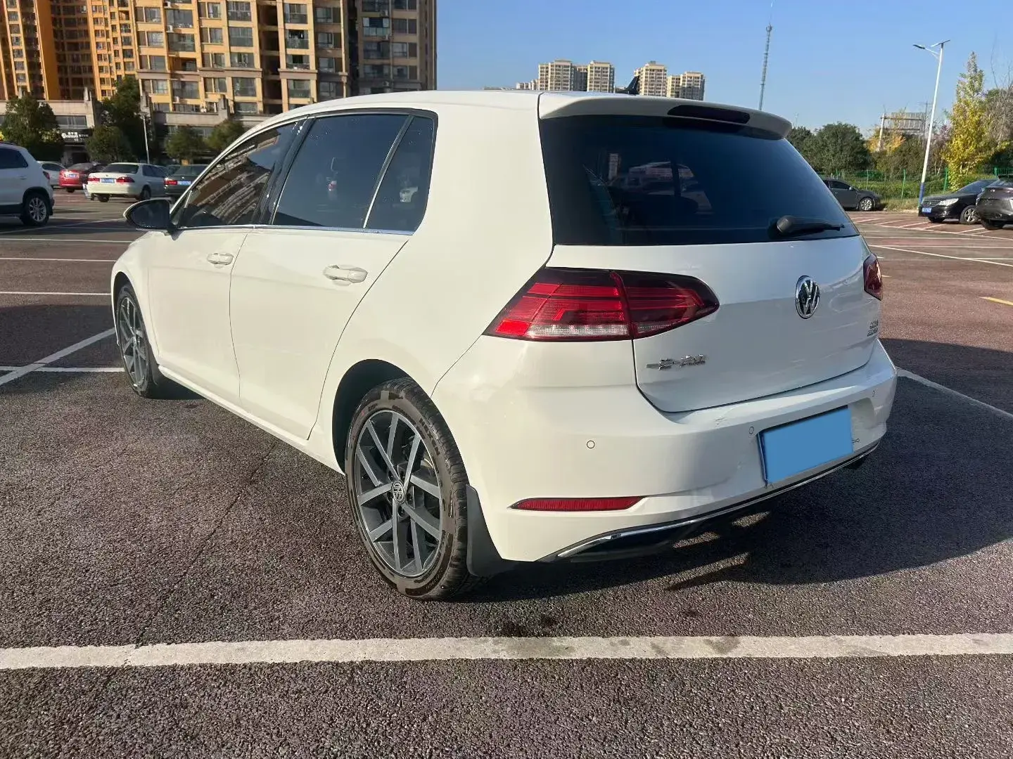 2020 VOLKSWAGEN GOLF thumbnail 3