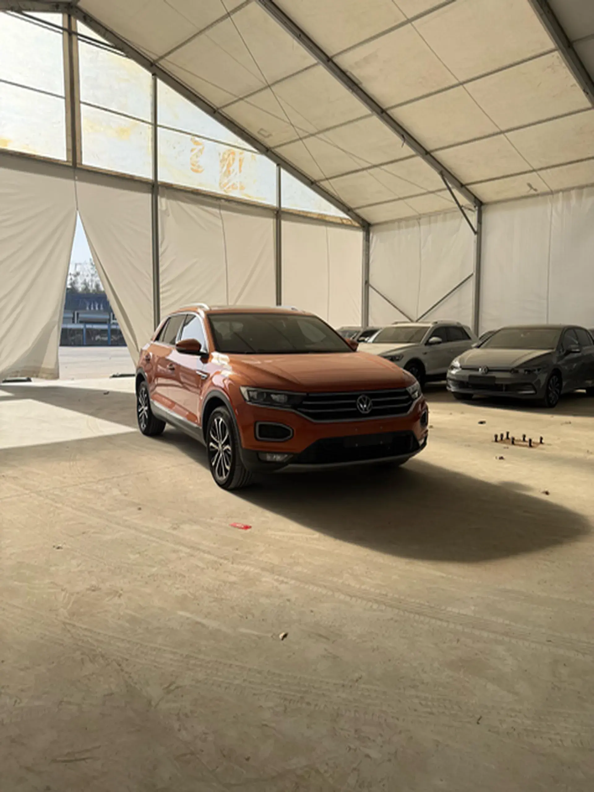 2021 VOLKSWAGEN T-ROC thumbnail 4