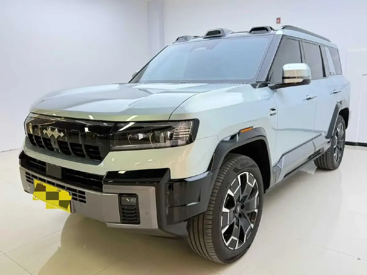 2025 FangChengBao Bao 8 2.0T 245HP L4 E-CVT PHEV 36.8KWH