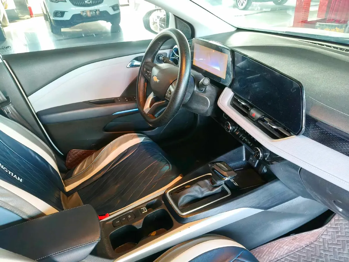2024 Chevrolet Monza 1.5L 113HP L4 6DCT,autocango,china used car exporter,china ev exporter,chinese used car exporter,chinese used ev exporter