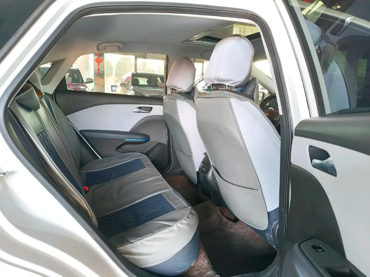 2024 Chevrolet Monza 1.5L 113HP L4 6DCT,autocango,china used car exporter,china ev exporter,chinese used car exporter,chinese used ev exporter