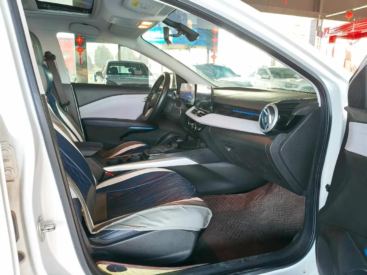 2024 Chevrolet Monza 1.5L 113HP L4 6DCT,autocango,china used car exporter,china ev exporter,chinese used car exporter,chinese used ev exporter