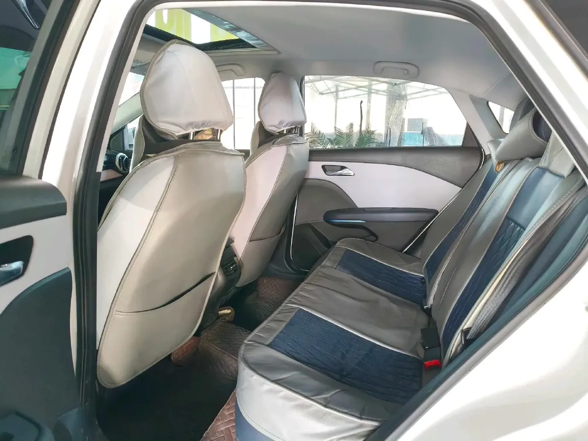 2024 Chevrolet Monza 1.5L 113HP L4 6DCT,autocango,china used car exporter,china ev exporter,chinese used car exporter,chinese used ev exporter